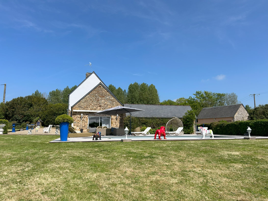 Maison de maître du 19ème siècle rénovée, une piscine chauffée sur 4176 m2